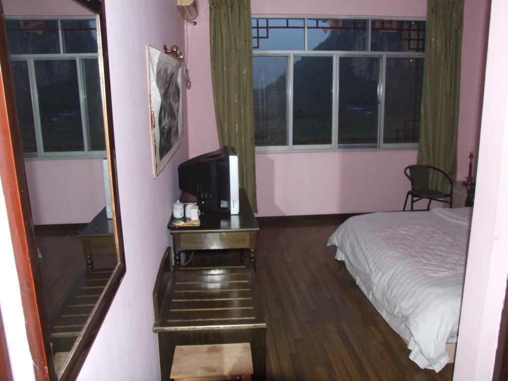 Yangshuo Moon Resort Hotel Bagian luar foto