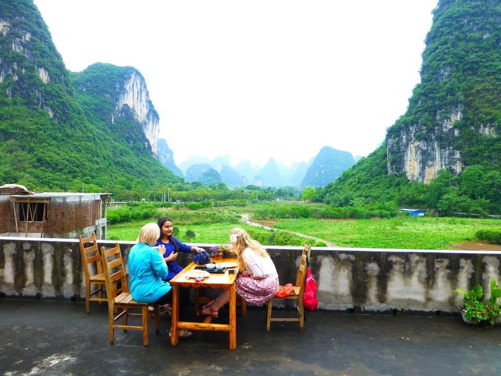 Yangshuo Moon Resort Hotel Bagian luar foto