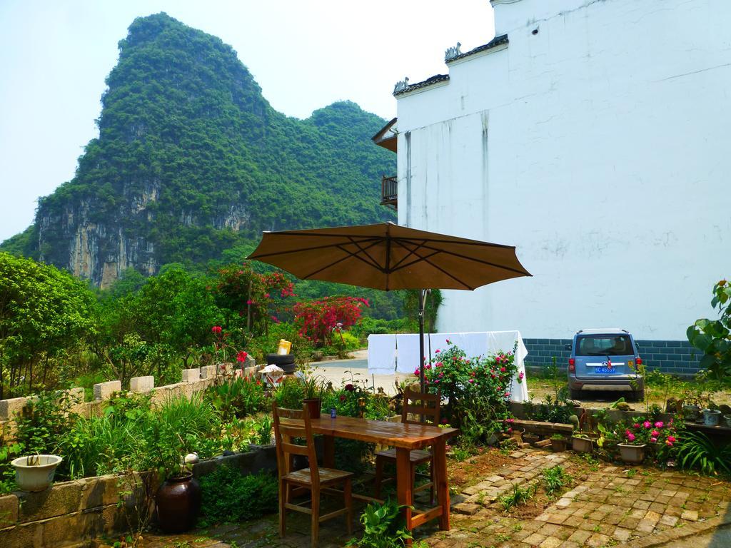 Yangshuo Moon Resort Hotel Bagian luar foto