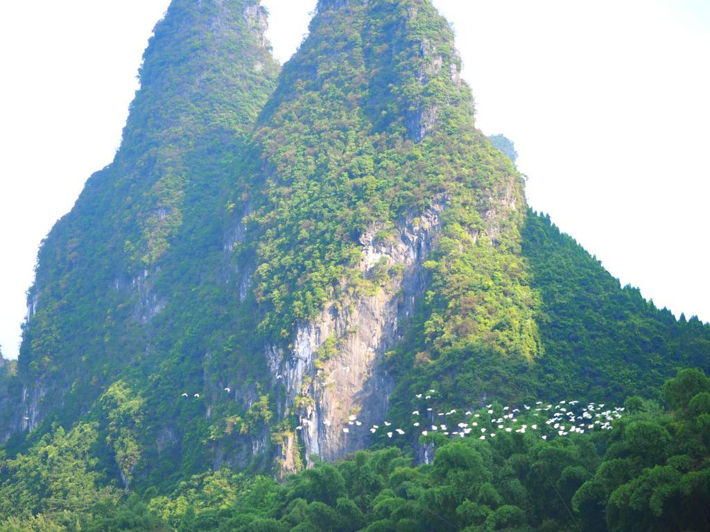 Yangshuo Moon Resort Hotel Bagian luar foto