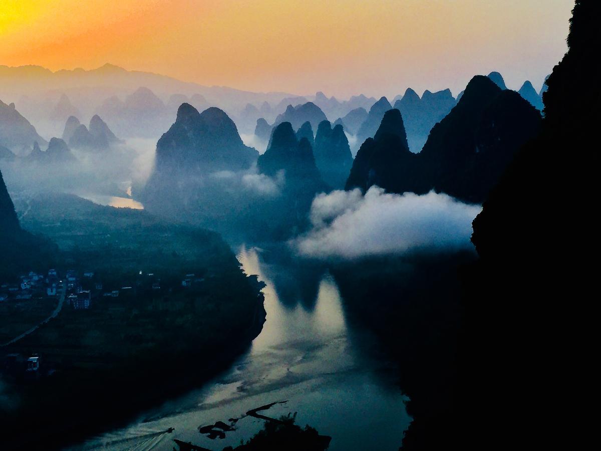 Yangshuo Moon Resort Hotel Bagian luar foto