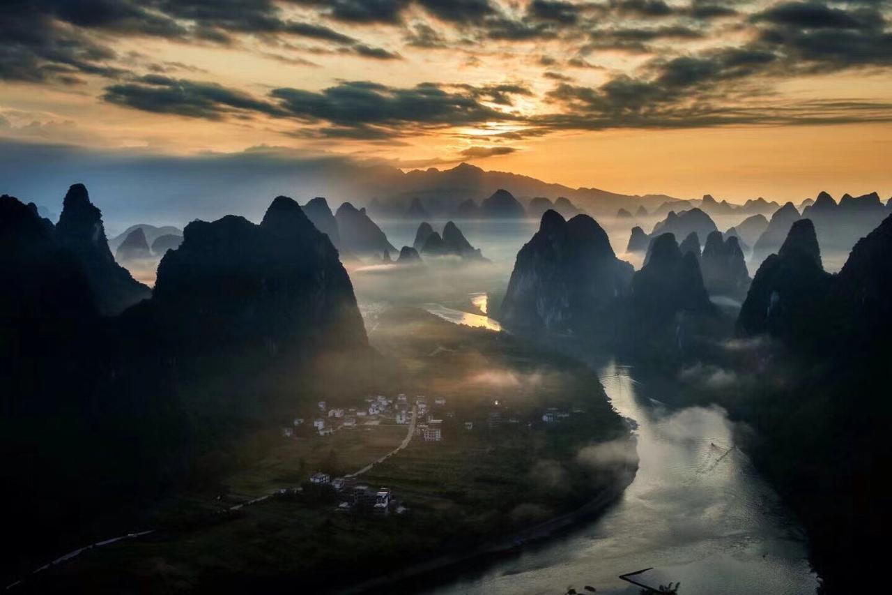 Yangshuo Moon Resort Hotel Bagian luar foto