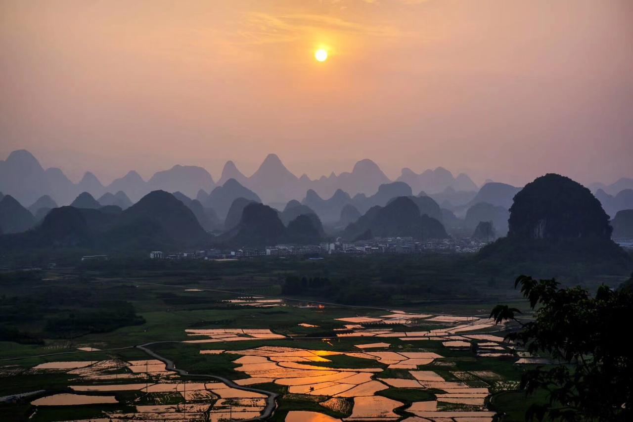 Yangshuo Moon Resort Hotel Bagian luar foto