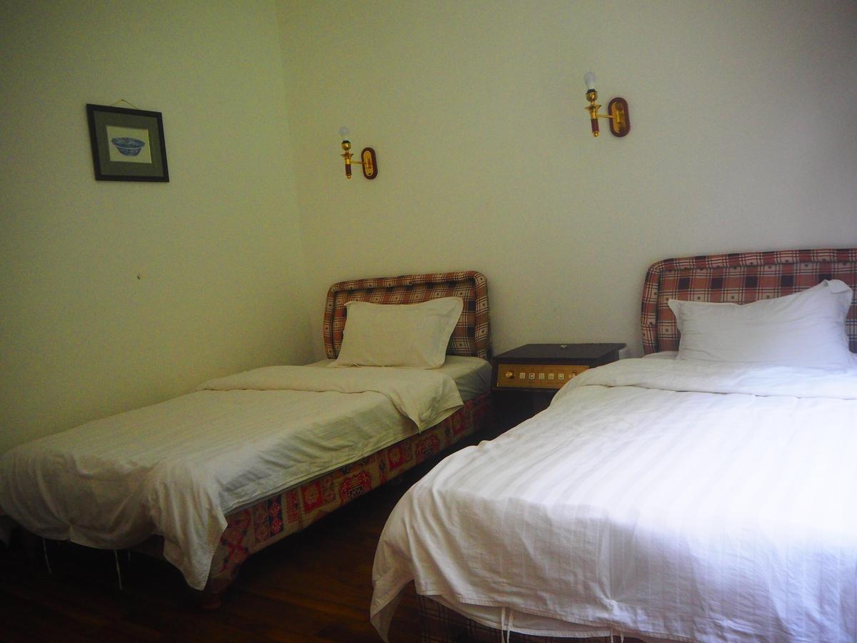 Yangshuo Moon Resort Hotel Bagian luar foto
